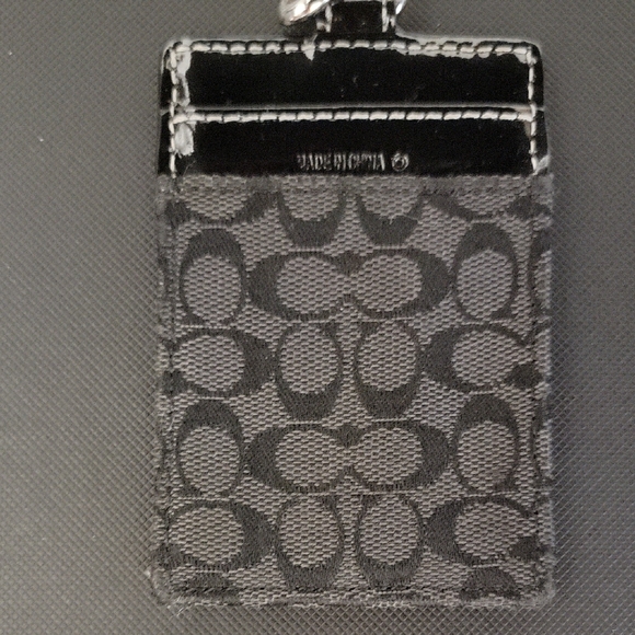 Coach Vintage Black Signature C & Patent Leather ID Lanyard/Card Holder - Picture 4 of 6